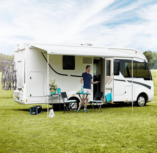 Thule 5200 Awning - wall-mounted wind-out RV awning
