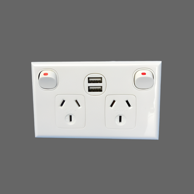 POWER POINT DOUBLE POLE 10A WITH DUAL USB CHARGER.C/W COVER PLATE. P2D/ USB