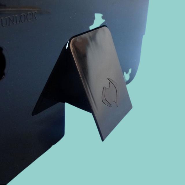 DOOR SET FOR WATER FILLER INLET (WHITE OR BLACK) . XC9DOOR01