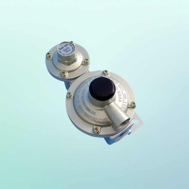 Regulator, Two Stage,f-NPT-1/4 to f-BSP-3/8
