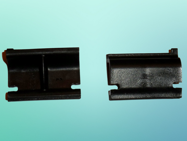THETFORD SR VENT LOCK CLIPS (PACK OF 2) 628449