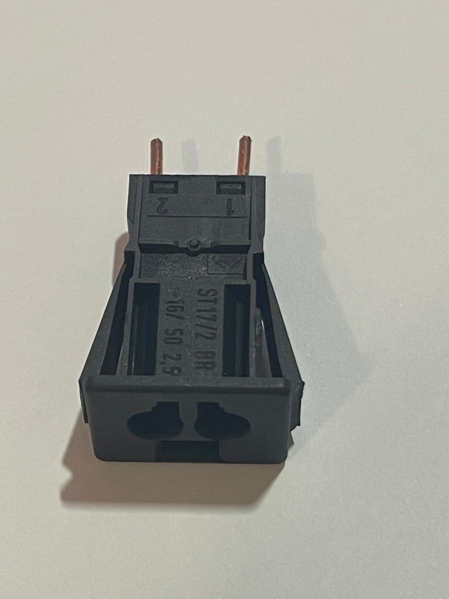 Plug Female 12v F400-RCJ